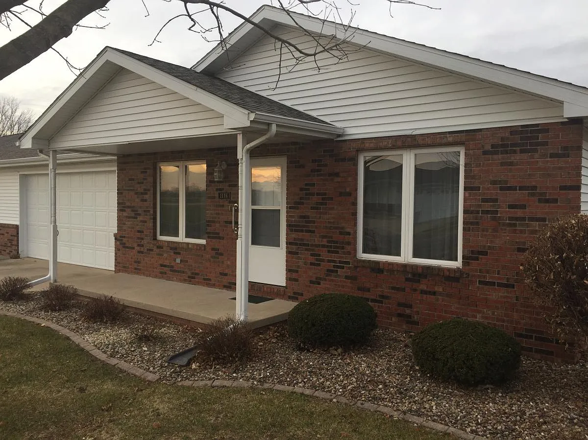 1116 Breeze Way photo 1