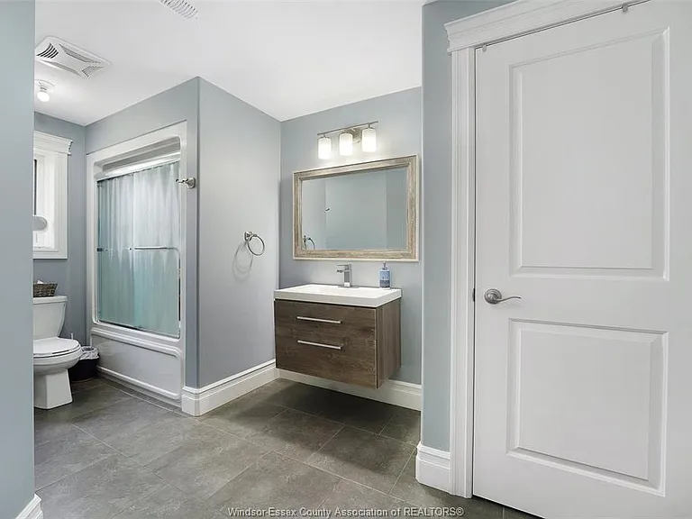 1390 Barkley Ave — Photo 25