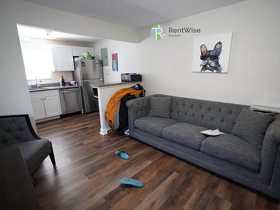 4th image of 7-9 Holmes St #11