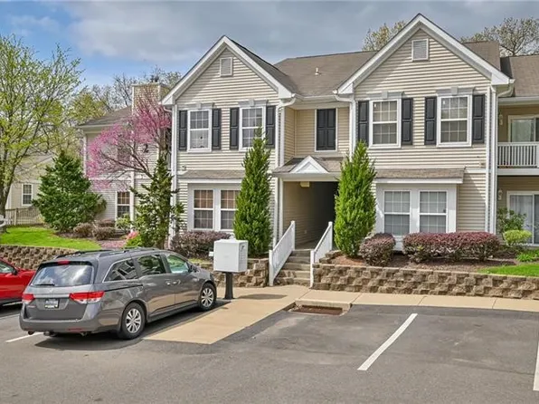 2003 Lenox Oval, Pittsburgh, PA 15237