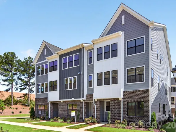 6012 Yellow Buckeye Dr, Charlotte, NC 28277
