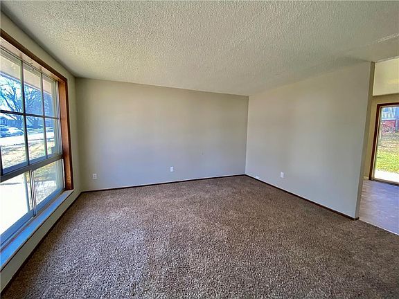 2nd image of 1712 Viking Dr