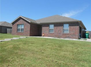 300 Violet St, Centerton, AR 72719