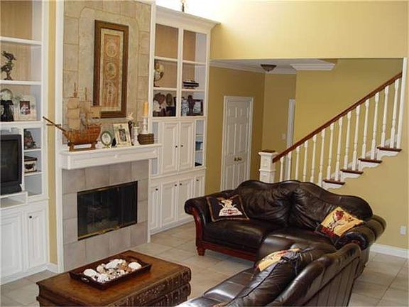 5th image of 211 Teal Ln