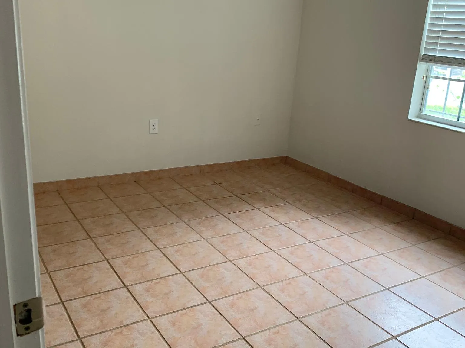 2 bed, 884 sqft, $1,800 — Photo 4
