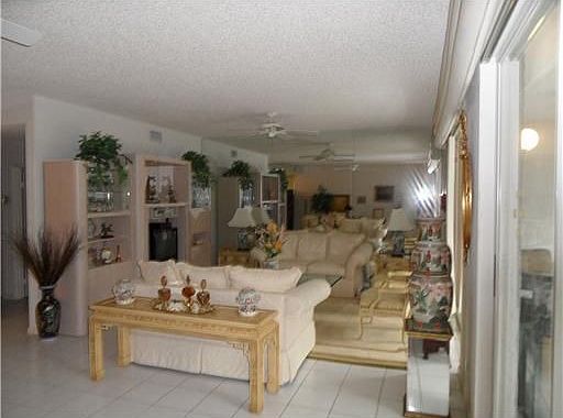 4th image of 11683 Briarwood Cir APT 2