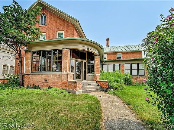 5th image of 206 N Macomb St