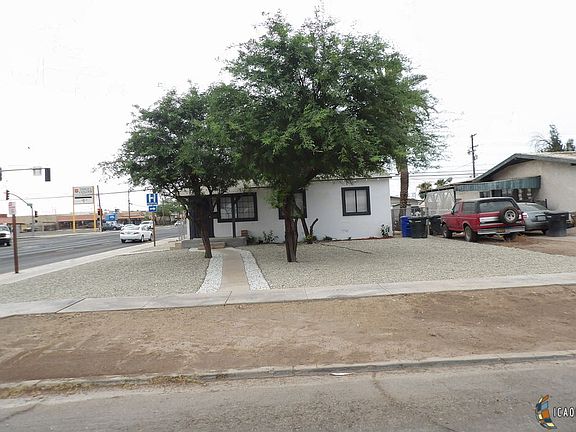 2nd image of 407 Sandalwood Dr
