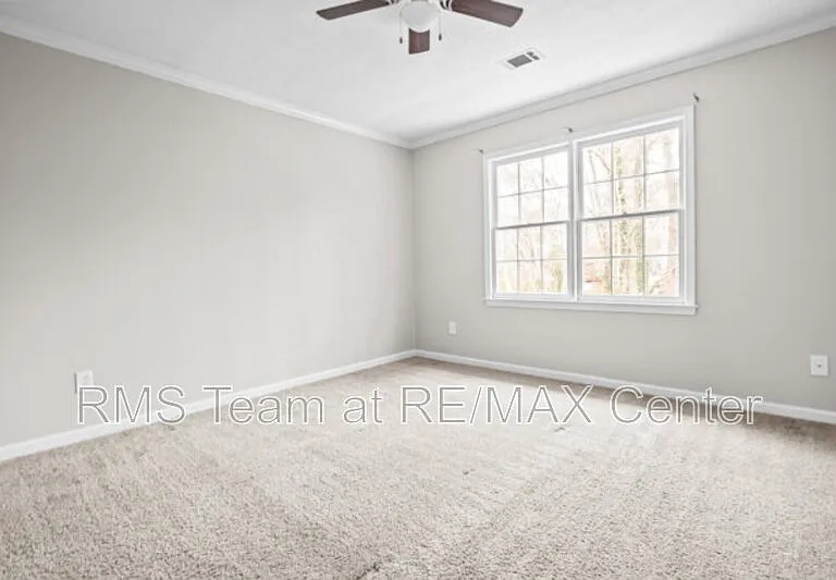 320 Saint Simons Cv — Photo 31