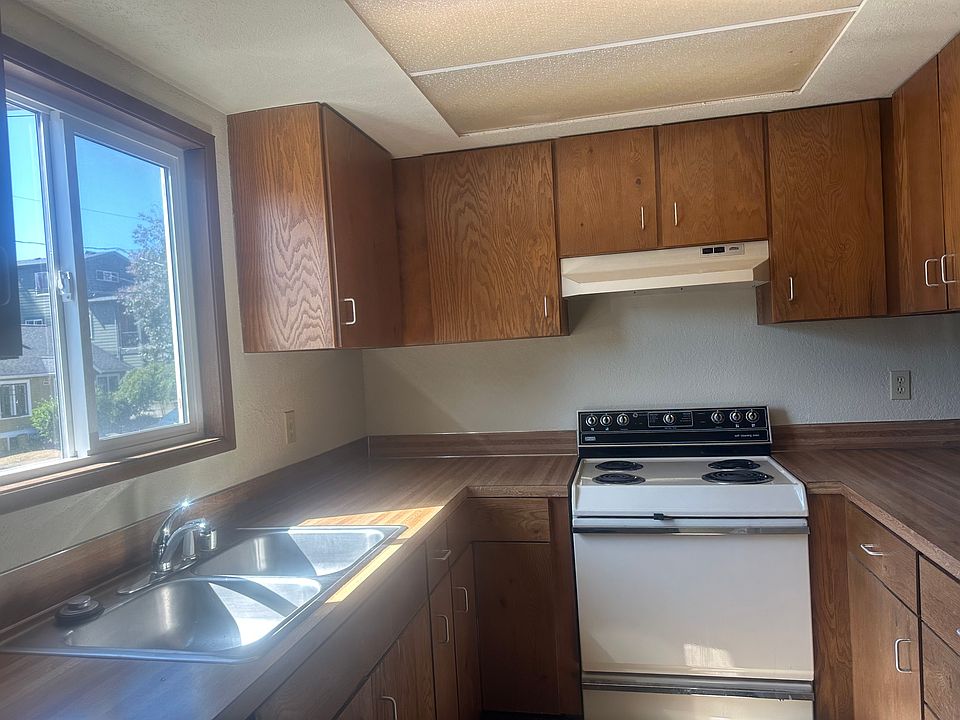 Bright kitchen will all appliances