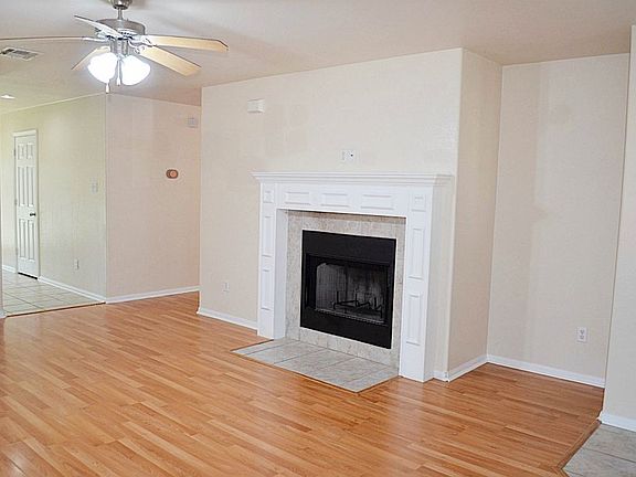 4th image of 2304 Price Dr