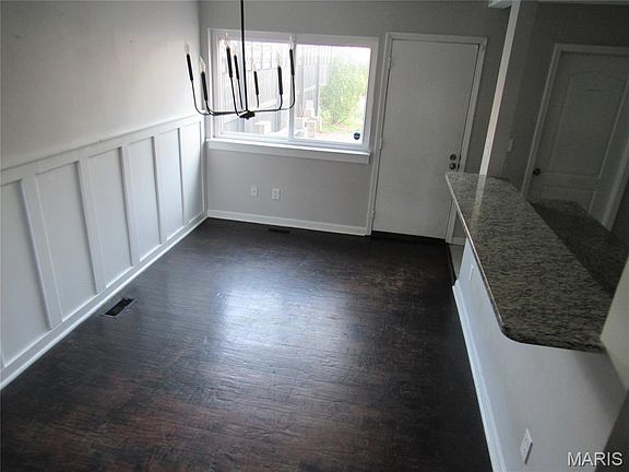 4th image of 925 Morrison Ave