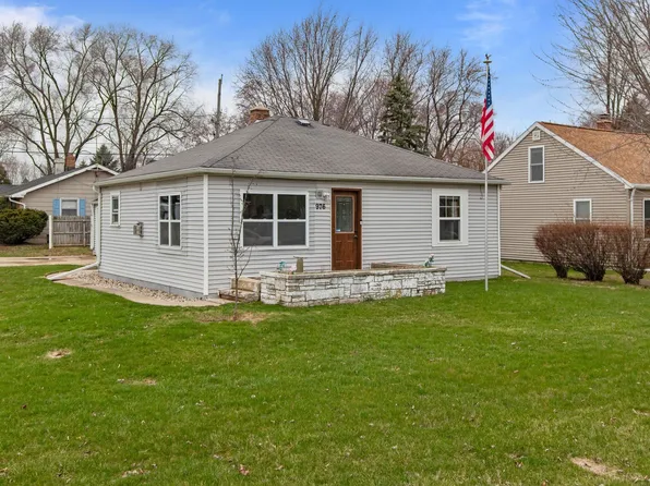 976 Claude St, Menasha, WI 54952