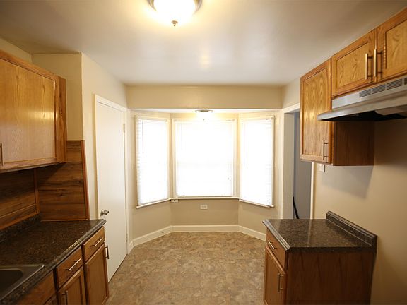 5th image of 17390 Bradford St
