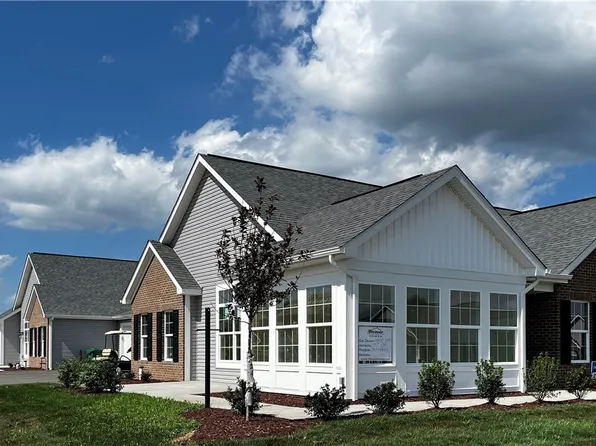 1131 Forest Oaks Dr, Butler, PA 16001