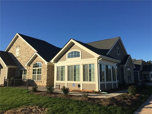 1st image of 2332 Villa Oaks Ct