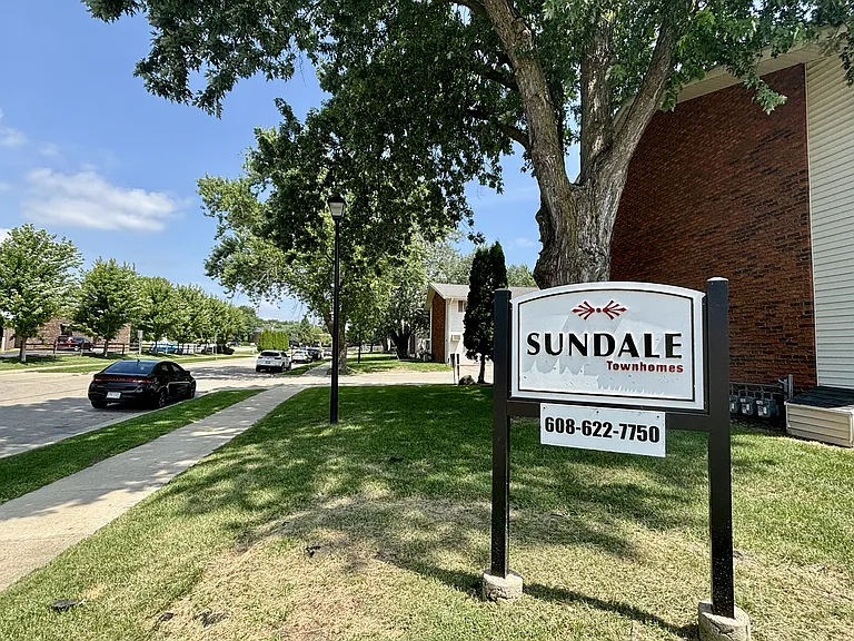 Sundale Townhomes — Photo 11