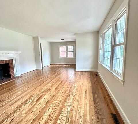 3rd image of 1627 Longwood Dr