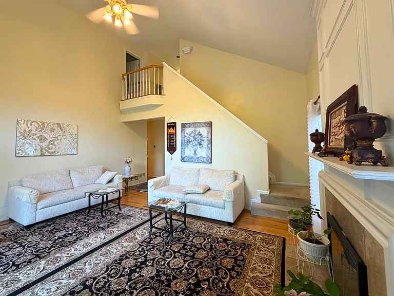 6028 Meadowview Dr — Photo 16