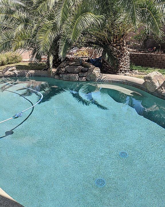 Pool w/new cool deck & tile