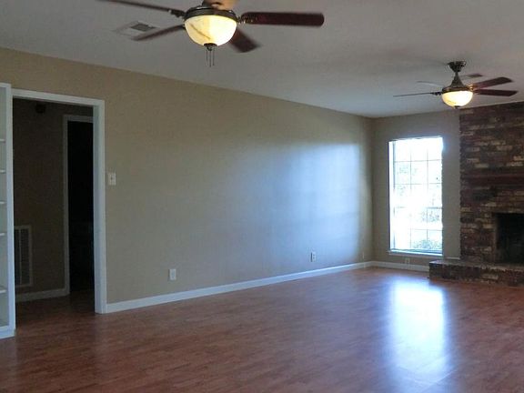 3rd image of 601 Northwood Dr