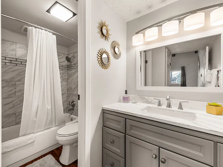 Ensuite Bathroom 1| Vanity Area | Shower and Tub Combo | Toilet