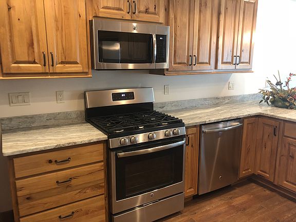5th image of 1043 Mountain Park Dr