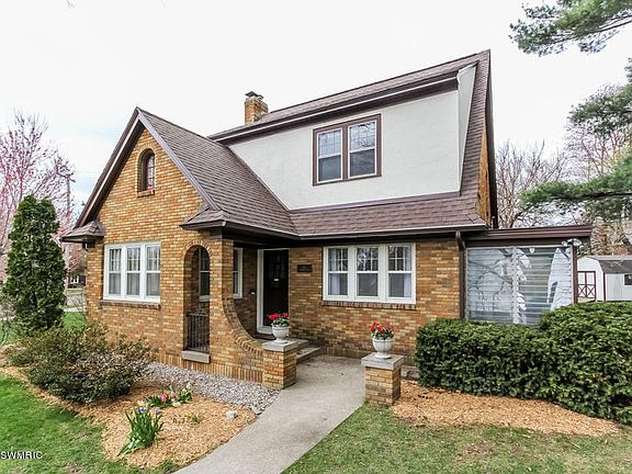 2nd image of 401 Cheshire Dr NE