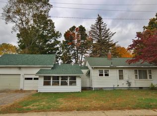 329 4th Ave, Three Rivers, MI 49093