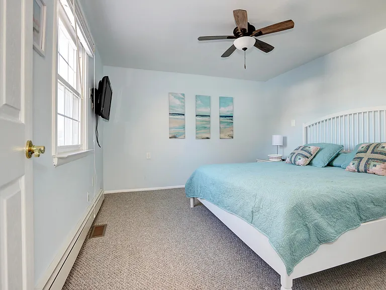 29 Ocean Dr W — Photo 21