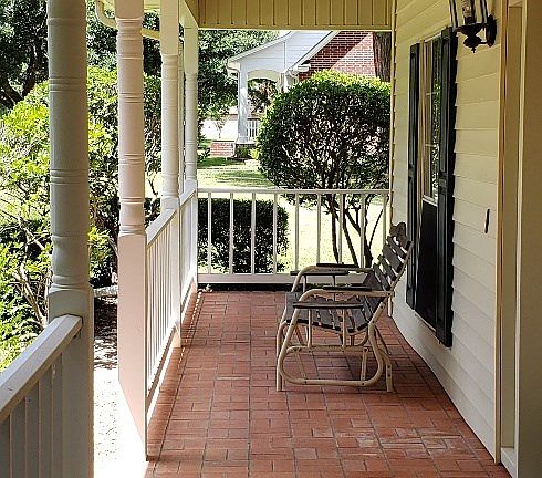 2nd image of 701 Shady Ln