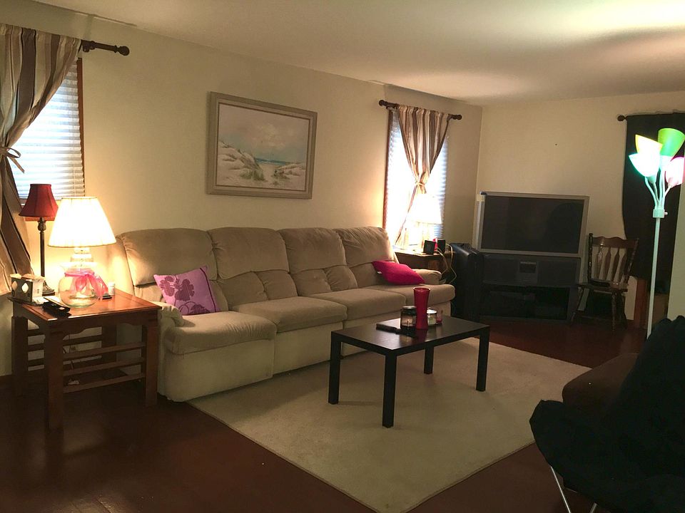 1st image of 4835 Summer St