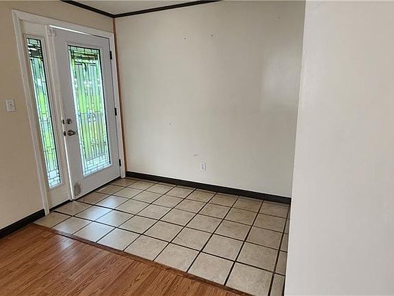 3rd image of 308 E Washington St