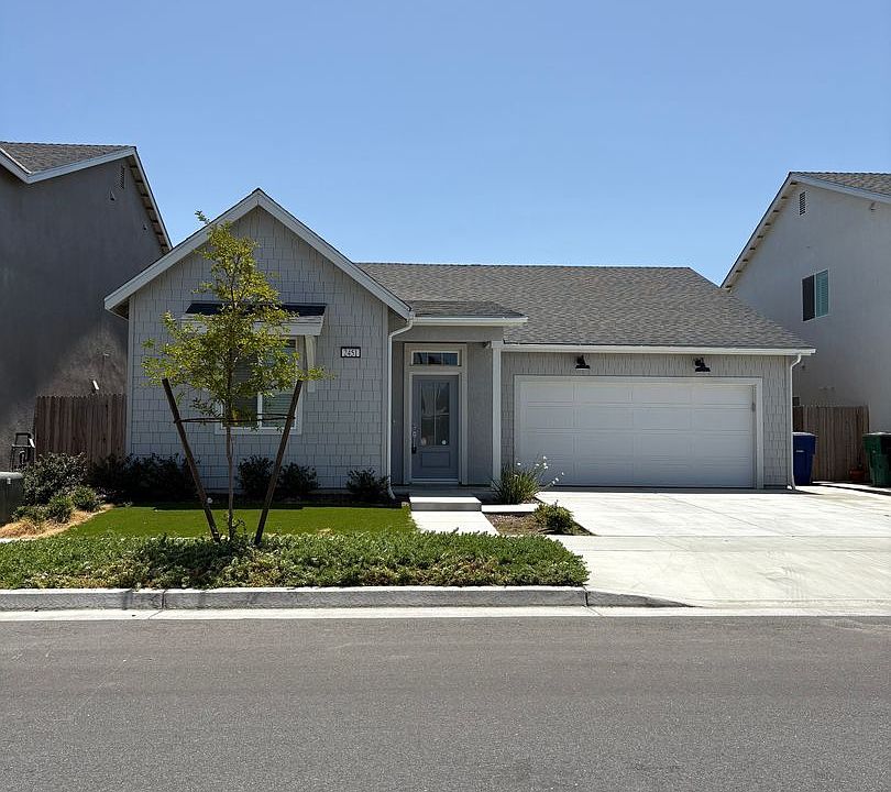 1st image of 2451 W Hampton Dr