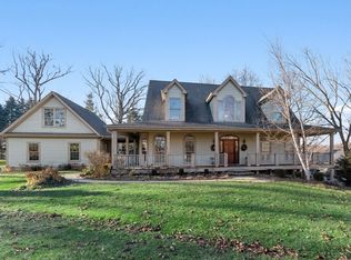 4N970 E Mary Dr, St Charles, IL 60175