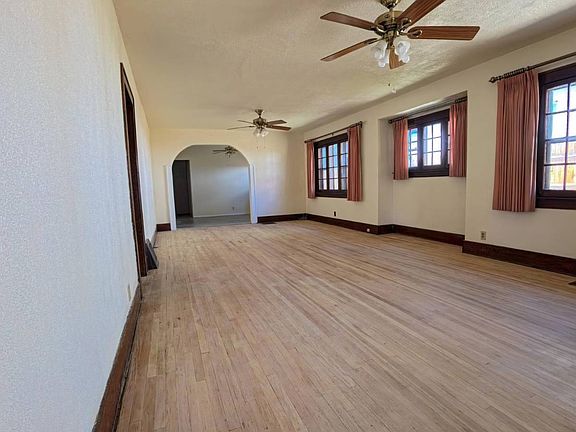 3rd image of 535 Rio Grande Ave