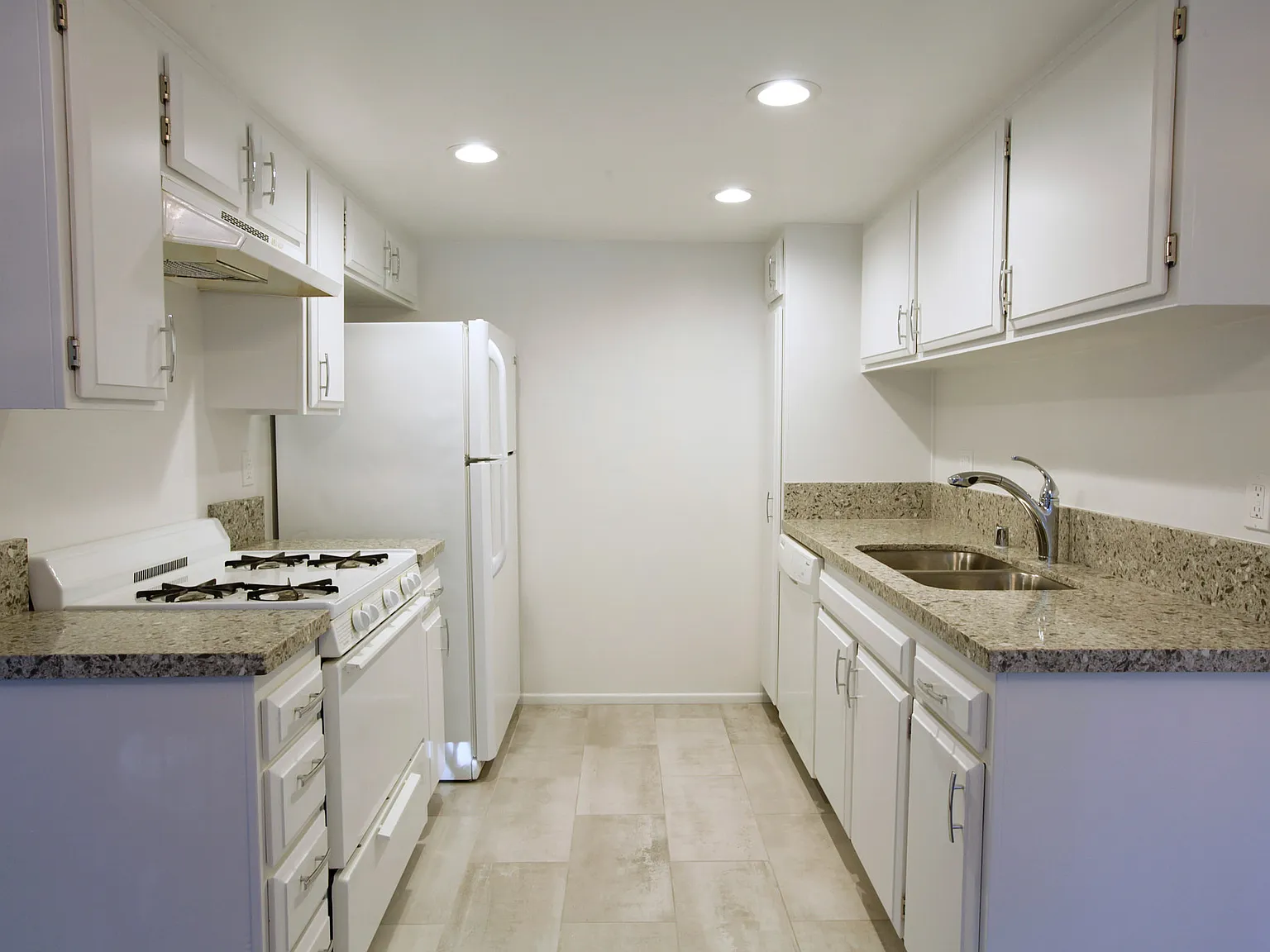 2 bed, $4,200 — Photo 2