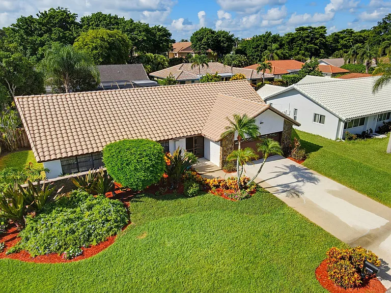 6846 Bianchini Cir — Photo 2