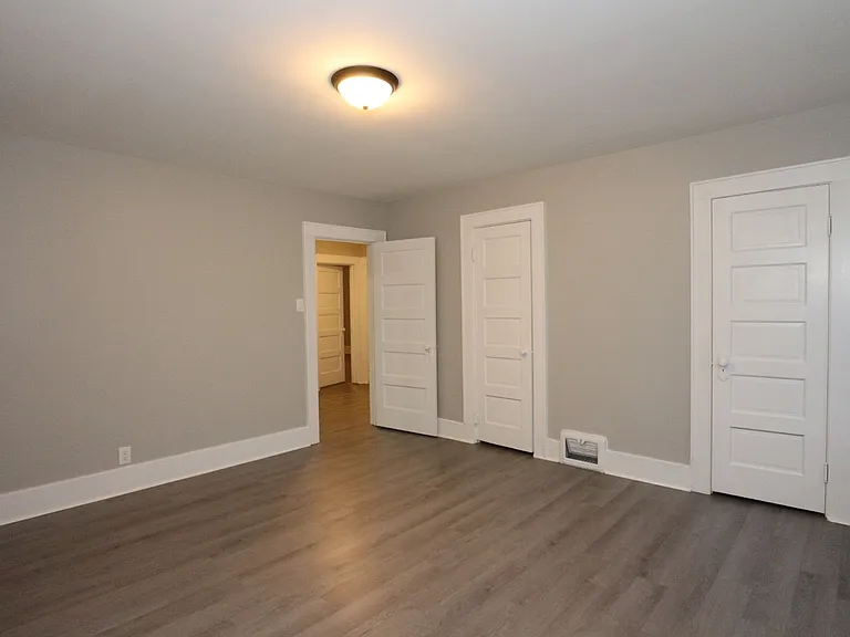 904 E Clinton St — Photo 14