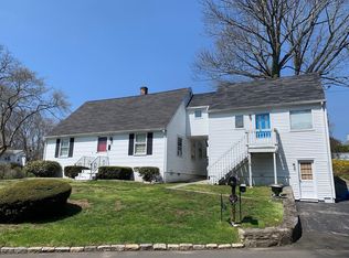 31 Thornhill Rd, Riverside, CT 06878