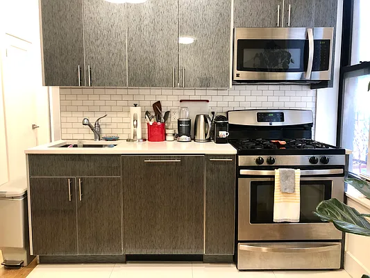 Rented by Beekman Street Realty | media 9