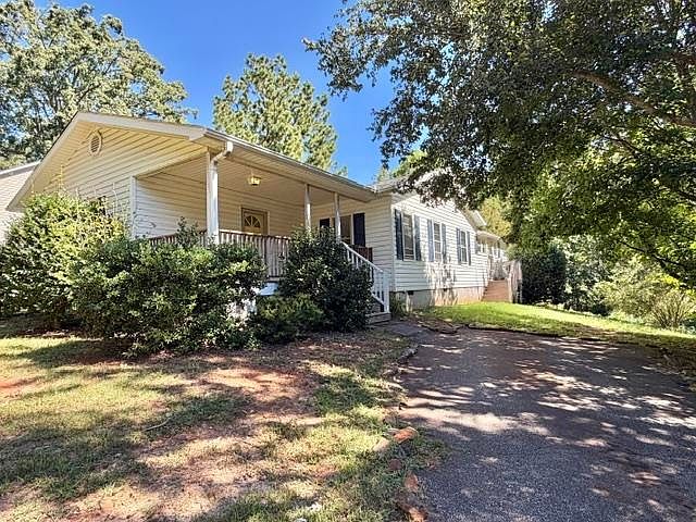 1st image of 440 Cothran Creek Rd