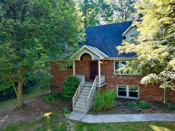 45 Dement Road, Triadelphia, WV 26059