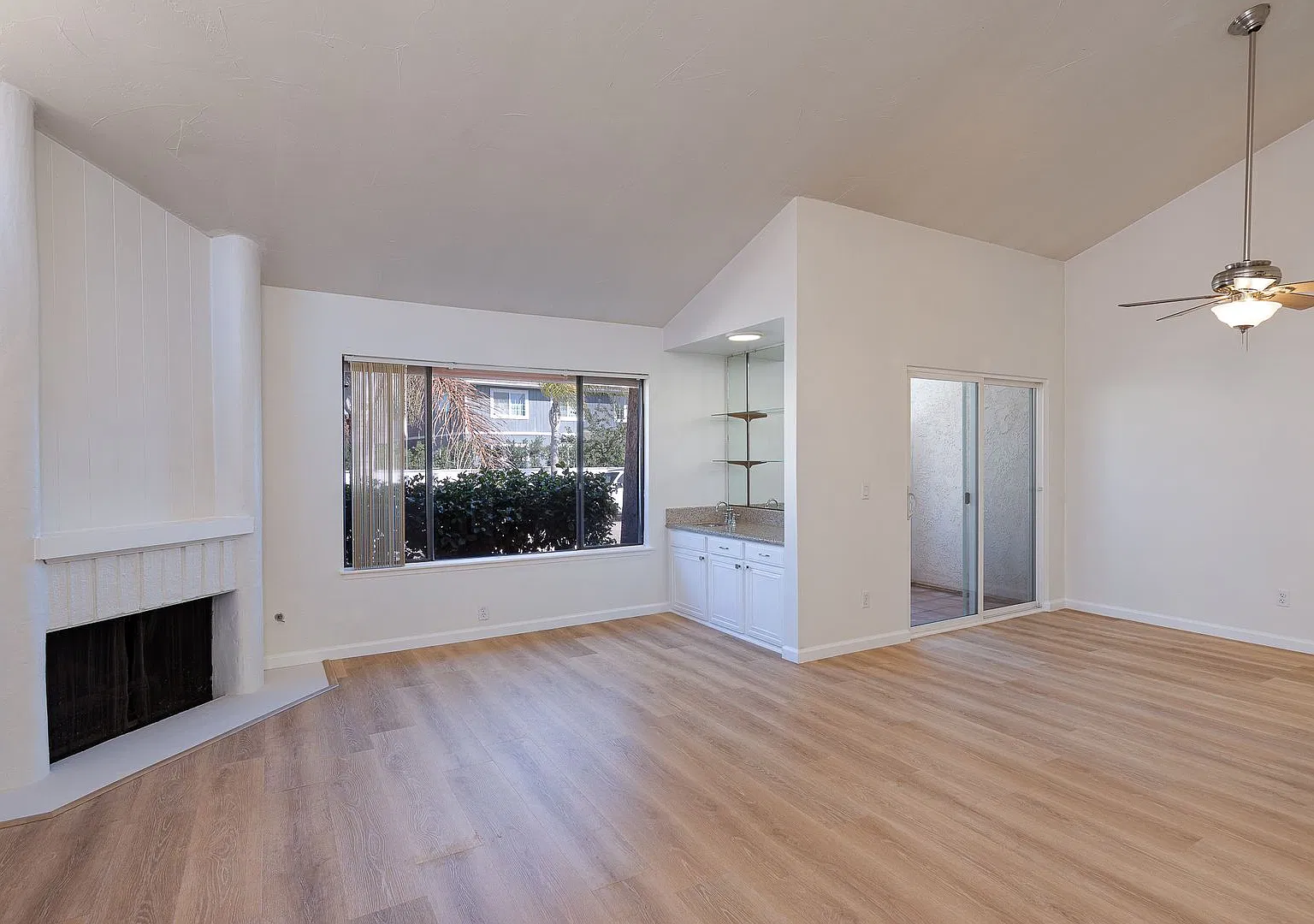 3 Bedroom + 2 Bathroom Condo | The Dunes | Oxnard | Unfurnished — Photo 2