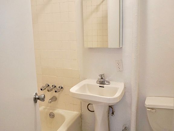 5th image of 129 W 128th St #1C