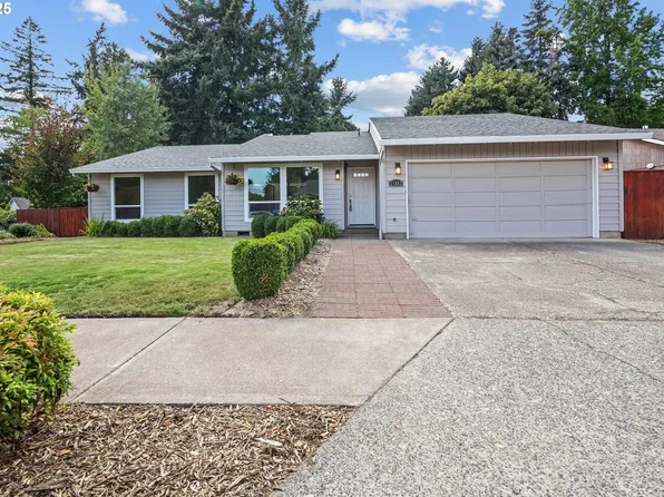21887 SW Columbia Dr, Tualatin, OR 97062