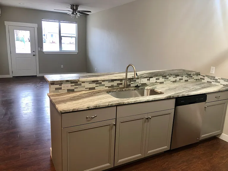 1520 S 8th St W #101 — Photo 3