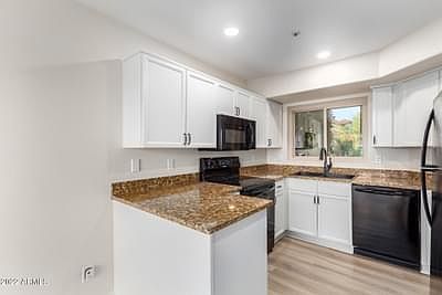 4th image of 1106 W Edge Water Dr