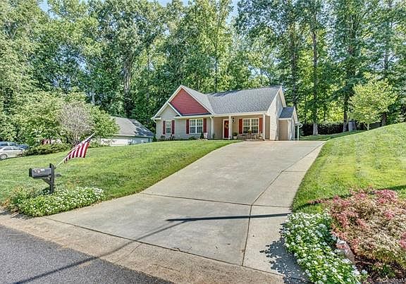 2nd image of 3518 Autumn Dr