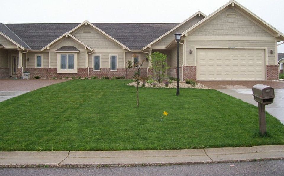 For Sale: S70 W15712 Sandalwood Dr., Muskego, WI 53150